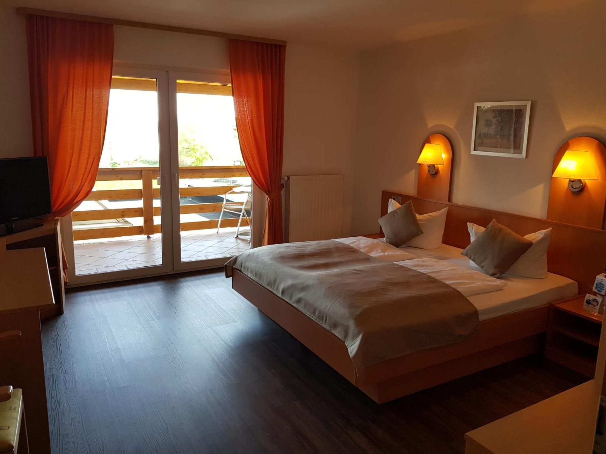 Land-Gut-Hotel Seeblick Klietz Екстер'єр фото